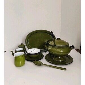 VTG 16 Pc Green Enamel Serving Grill Camp Picnic Retro Mixing Soup Tureen Plate
